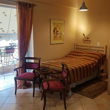 Apartamento Polyxeni Atenas Exterior foto