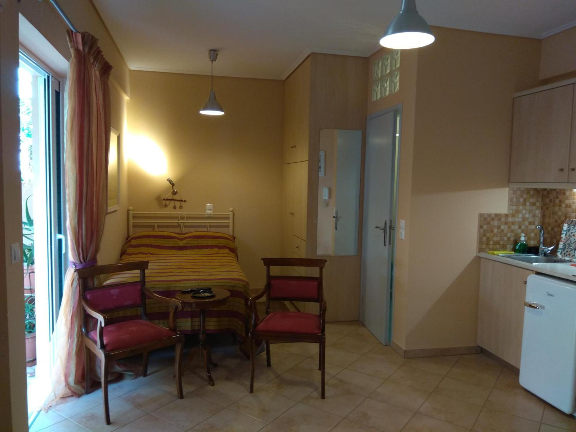 Apartamento Polyxeni Atenas Exterior foto