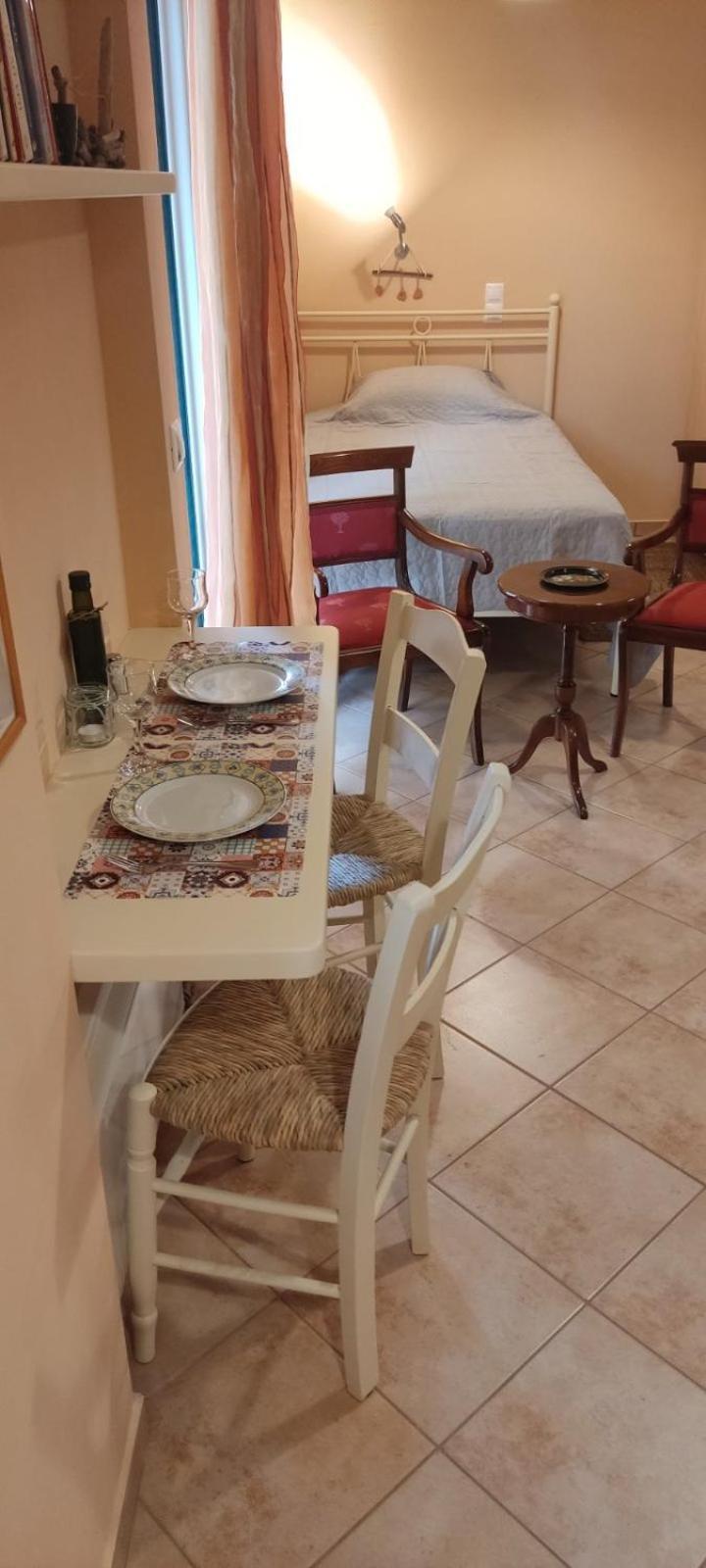 Apartamento Polyxeni Atenas Exterior foto