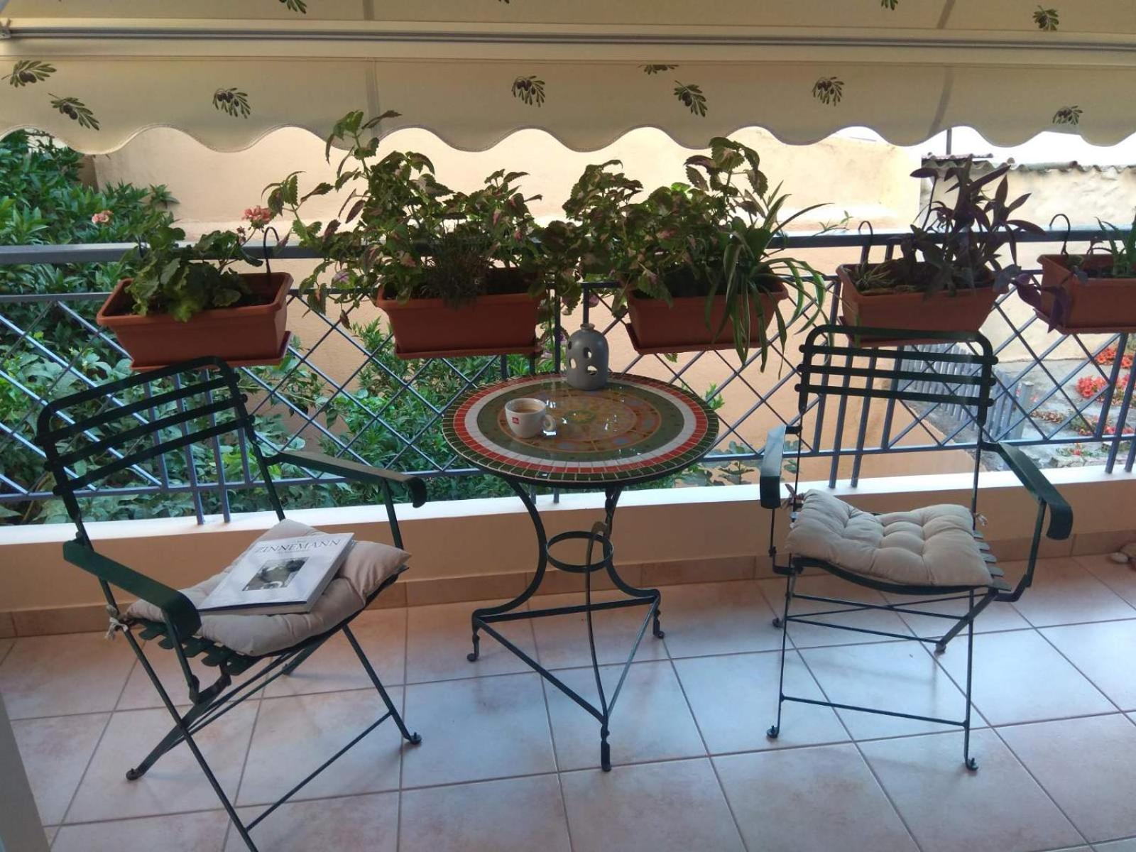 Apartamento Polyxeni Atenas Exterior foto